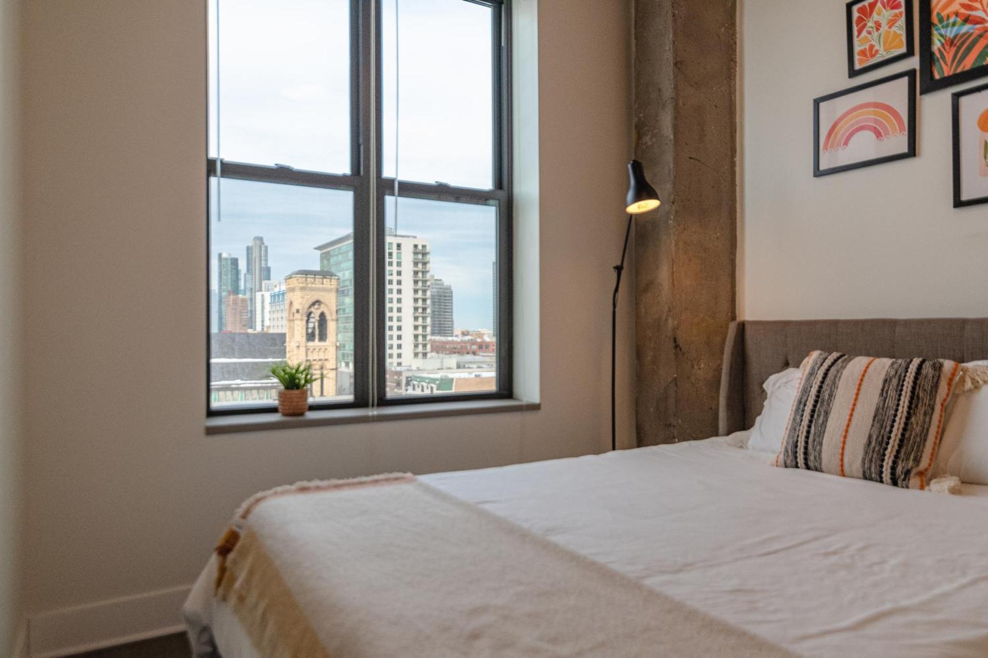 Modern 2Br Loft With Amazing City Skyline View And Optional Parking For 8 Guests Near Mccormick Place And Soldier Field Chicago Ngoại thất bức ảnh